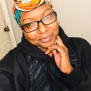 Meet your Posher, Claudia